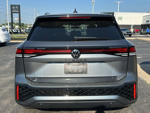 New 2025 Volkswagen Tiguan SE R-Line image 3