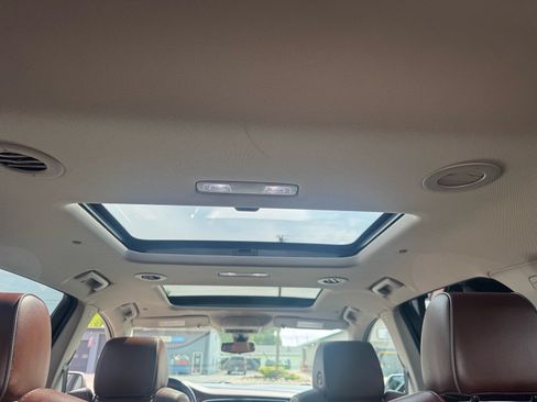 Used 2019 Buick Enclave Avenir w/ Avenir Technology Package AWD/4WD image 14