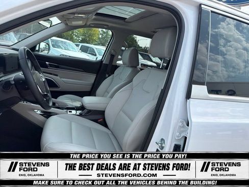 Used 2025 Kia Telluride S FWD image 16