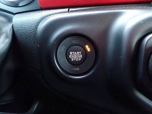 Used 2023 Jeep Gladiator Rubicon w/ Cold Weather Group AWD/4WD image 22