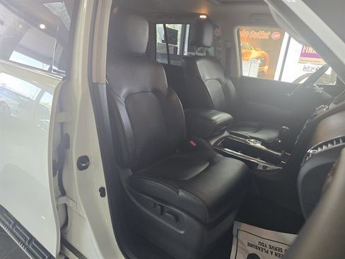 Used 2017 INFINITI QX80 2WD w/ Driver Assistance Package image 16
