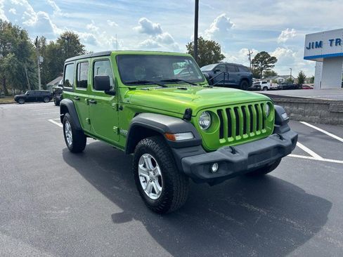 Used 2019 Jeep Wrangler Unlimited Sport S image 2