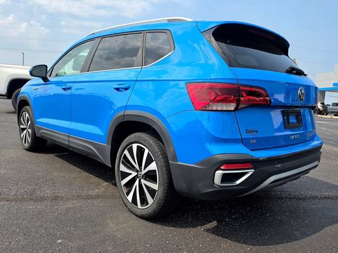 Used 2023 Volkswagen Taos SE FWD image 4