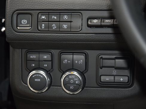 Used 2024 GMC Yukon XL Denali w/ Max Trailering Package image 37