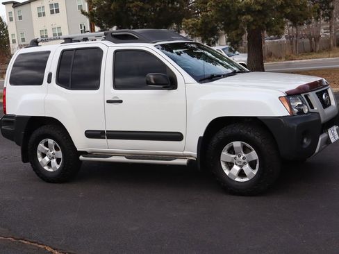 Used 2012 Nissan Xterra S image 2