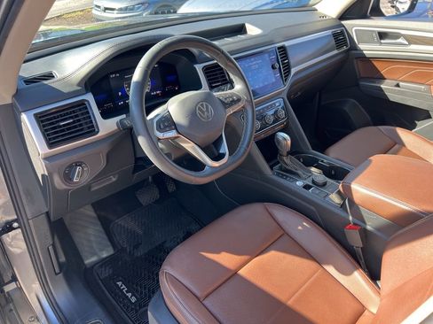 Used 2022 Volkswagen Atlas SE w/ Panoramic Sunroof Package image 14