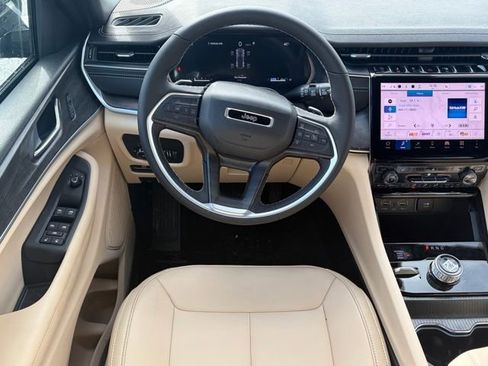 New 2025 Jeep Grand Cherokee Limited AWD/4WD image 39