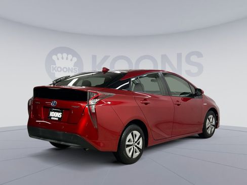 Used 2017 Toyota Prius Two image 12