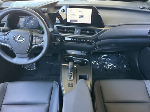 Certified 2025 Lexus UX 300h FWD w/ Accessory Package (Z2) image 17