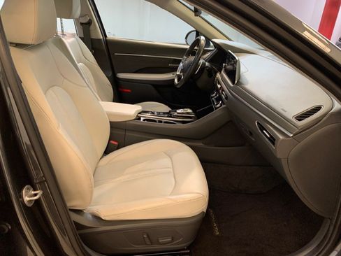 Used 2023 Hyundai Sonata Limited w/ Cargo Package FWD image 16