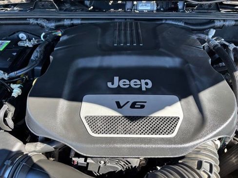 Certified 2017 Jeep Wrangler Unlimited Sport image 25