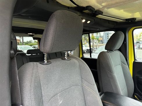 Used 2024 Jeep Wrangler Unlimited image 18