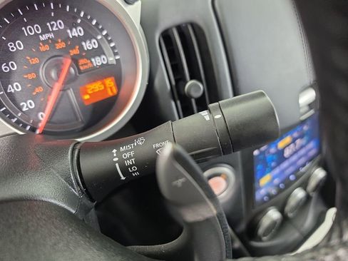 Used 2011 Nissan 370Z Touring RWD image 17