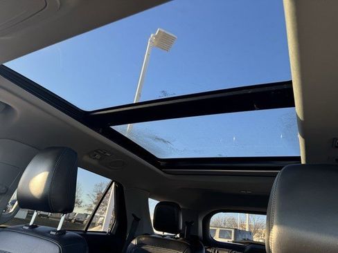 Used 2021 Ford Explorer XLT w/ Equipment Group 202A image 19