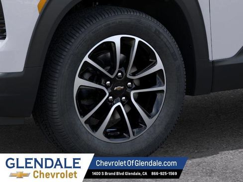 New 2026 Chevrolet TrailBlazer LT w/ LT Cold Weather Package FWD image 9
