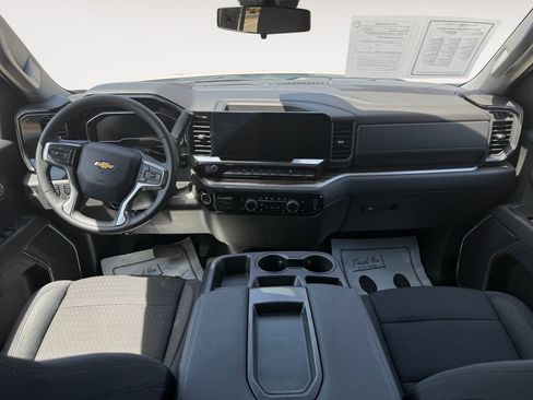 Used 2025 Chevrolet Silverado 1500 LT image 12