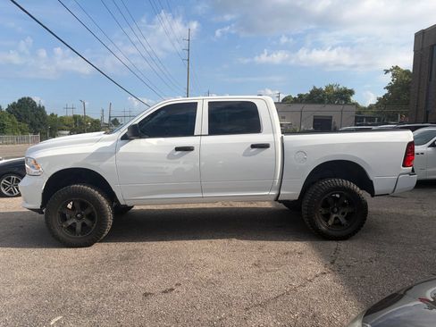 Used 2016 RAM 1500 Express AWD/4WD image 9