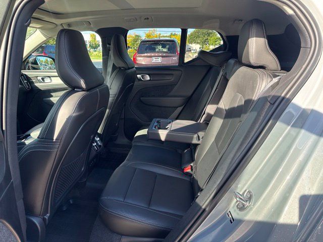 Used 2026 Volvo XC40 B5 Ultra w/ Climate Package AWD/4WD image 10