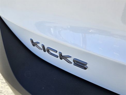 New 2026 Nissan Kicks SR image 9