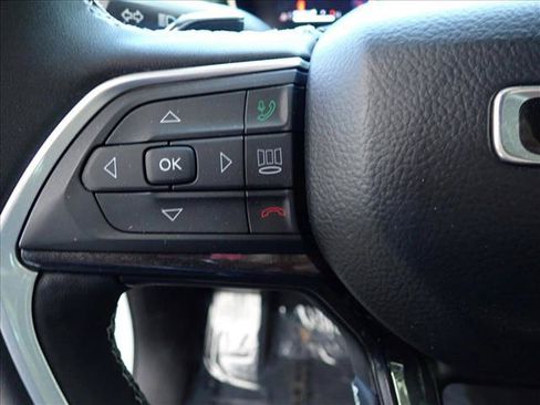 Used 2023 Jeep Grand Cherokee L Laredo AWD/4WD image 15