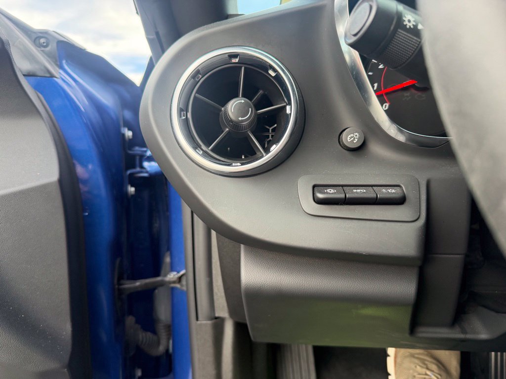 Used 2022 Chevrolet Camaro ZL1 RWD image 22