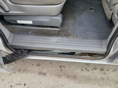 Used 2011 Kia Sedona LX image 19