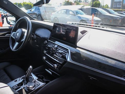 Certified 2023 BMW 530e 530e w/ M Sport Package image 16