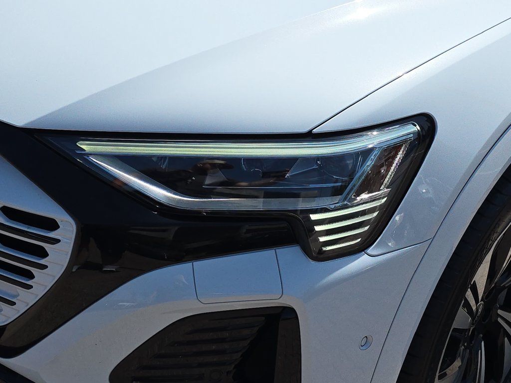 Certified 2024 Audi Q8 e-tron Prestige AWD/4WD image 32