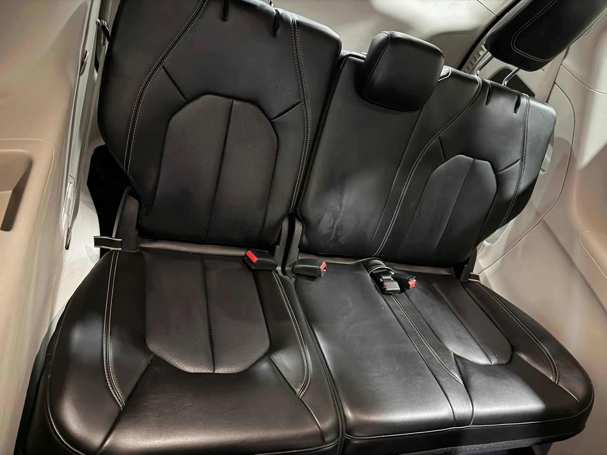 Used 2023 Chrysler Pacifica Touring-L FWD image 31