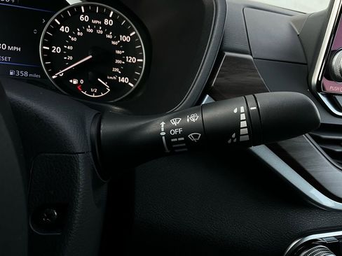 Used 2025 Nissan Altima 2.5 SV image 35