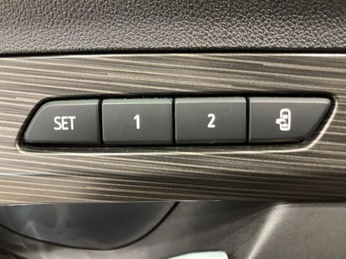 Used 2020 GMC Terrain SLT w/ Preferred Package image 17