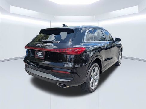 Used 2025 Audi Q5 Premium w/ Premium Plus AWD/4WD image 4