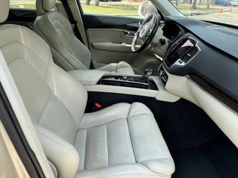 Used 2016 Volvo XC90 T6 Momentum w/ Momentum Plus Package image 33