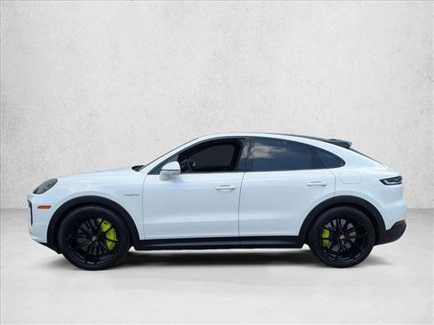 Used 2024 Porsche Cayenne Turbo AWD/4WD image 9