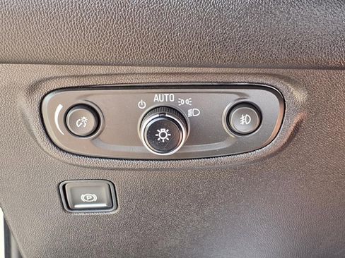 Used 2023 GMC Terrain SLT w/ Elevation Edition image 16