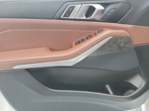 Used 2022 BMW X5 sDrive40i w/ M Sport Package image 19