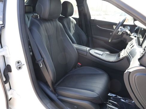 Used 2022 Mercedes-Benz E 350 Sedan w/ Exterior Lighting Package image 23