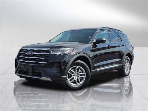 New 2025 Ford Explorer Active image 1