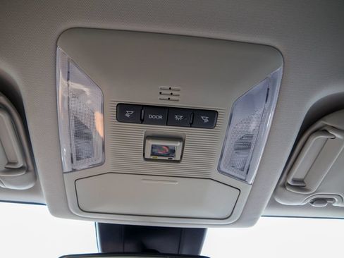 Used 2025 Toyota RAV4 XLE FWD image 19