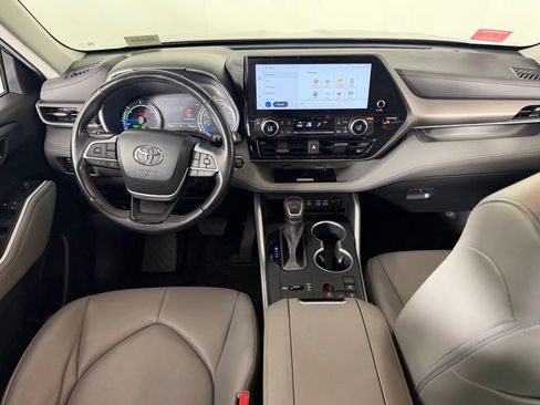 Used 2023 Toyota Highlander XLE FWD image 13