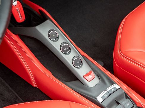 Used 2019 Ferrari 488 Spider RWD image 28