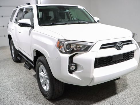 Used 2023 Toyota 4Runner SR5 Premium w/ Moonroof Package AWD/4WD image 5