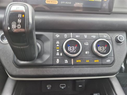 Used 2020 Land Rover Defender 110 HSE image 16