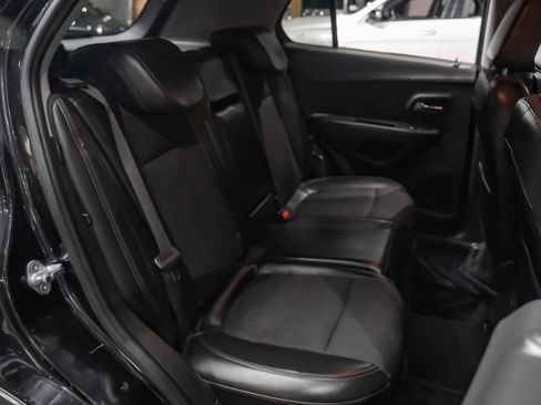 Used 2022 Chevrolet Trax LT w/ LT Convenience Package image 23