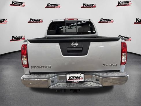 Used 2014 Nissan Frontier SV AWD/4WD image 6