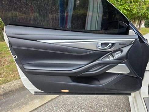 Used 2017 INFINITI Q60 2.0t w/ Premium Plus Package 2.0T image 9