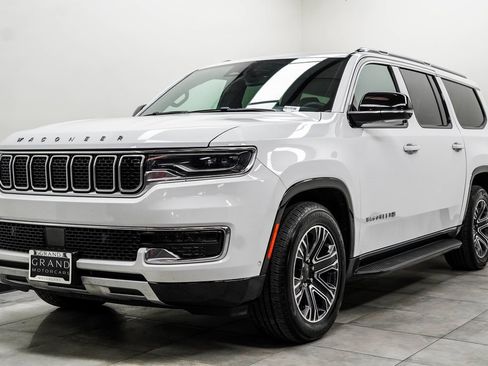 Used 2024 Jeep Wagoneer L Series II w/ Flexible Seating Group image 6