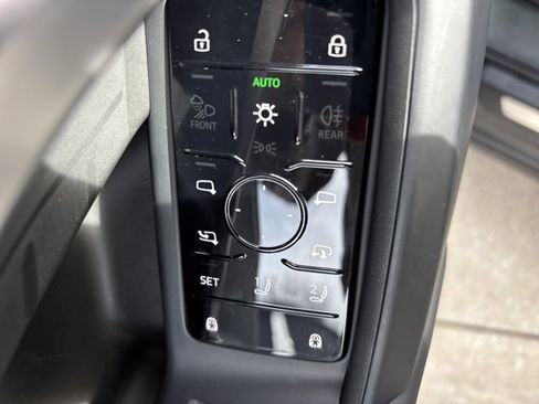 Used 2025 Audi Q5 Premium image 23