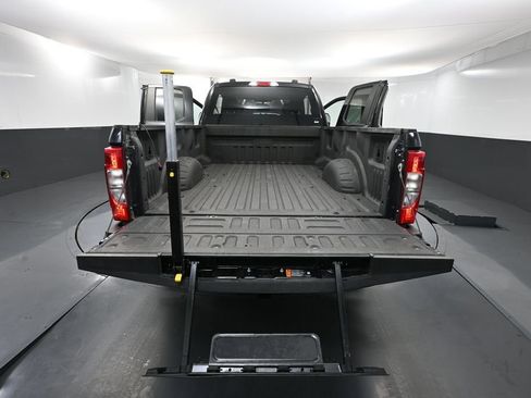 Used 2022 Ford F350 XL w/ Power Equipment Group AWD/4WD image 38
