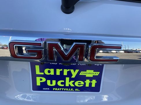 Used 2020 GMC Acadia SLE w/ Driver Convenience Package FWD image 30